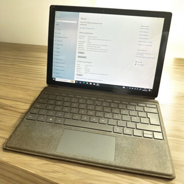 Microsoft Surface Pro 4, i5-6300, 8GB RAM, 256GB SSD, With Keyboard WIN 10
