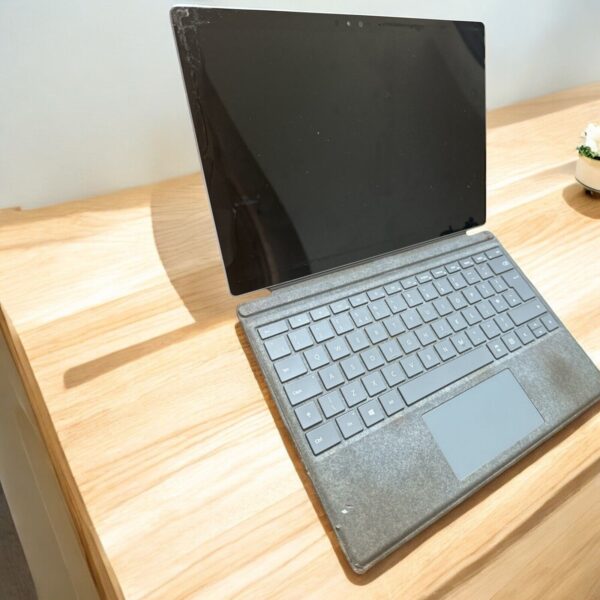 Microsoft Surface Pro 4, i5-6300, 8GB RAM, 256GB SSD, With Keyboard WIN 10 - Image 4