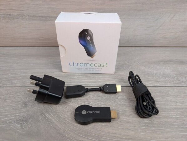 Google Chromecast 1st Gen - H2G2-42, working, excellent condition, original box